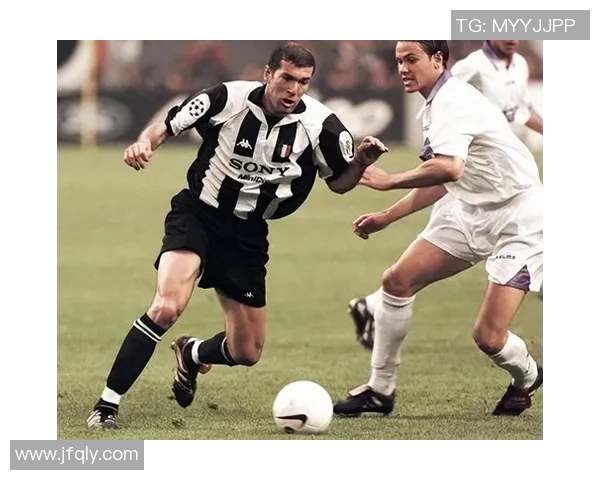 身高不高却技艺超群的中锋足球明星们的传奇故事与成就