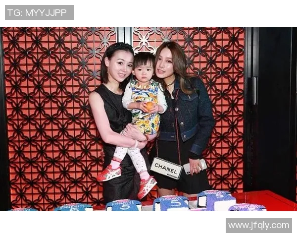 足球明星女友竟是后妈身份揭秘让人震惊的家庭关系真相 足球明星女友竟是后妈身份揭秘让人震惊的家庭关系真相