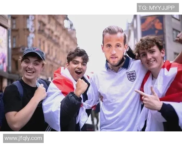 凯恩的传奇之路:从少年天才到足球巨星的辉煌历程与成就解析 凯恩的传奇之路:从少年天才到足球巨星的辉煌历程与成就解析